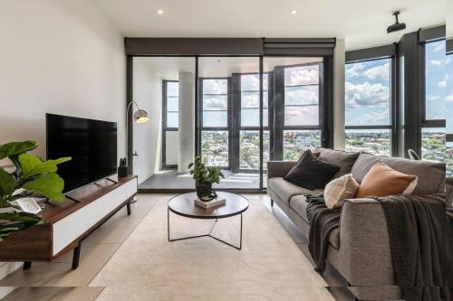 Cremorne Apartment | Spacious 2 bedroom apartment with Free parking-00189