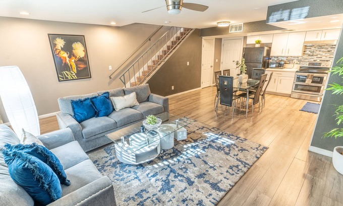 Paradise House | Spacious 2-Bedroom Townhouse with Pool & Private Patio in Central Las Vegas