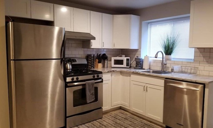Mount Baker House | Spacious 2 bedroom unit in the heart of Seattle