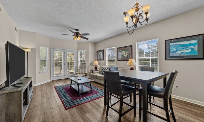 Red Hill Condo | Spacious 2BR/2BA Golf Villa that sleeps 8 at Famous Legends Golf Course