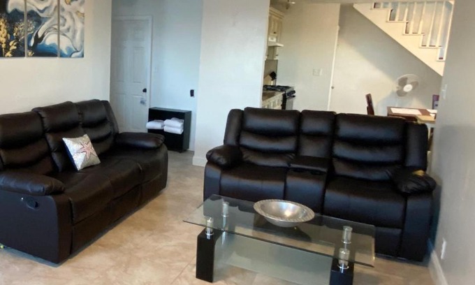 Gloucester Apartment | Spacious 2nd floor Suite