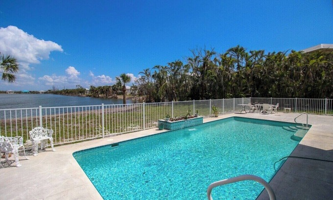 Murex Lakes House | Spacious 3/2 pool home on Sanibel Island | 10 min walk to beach - Lily Pad