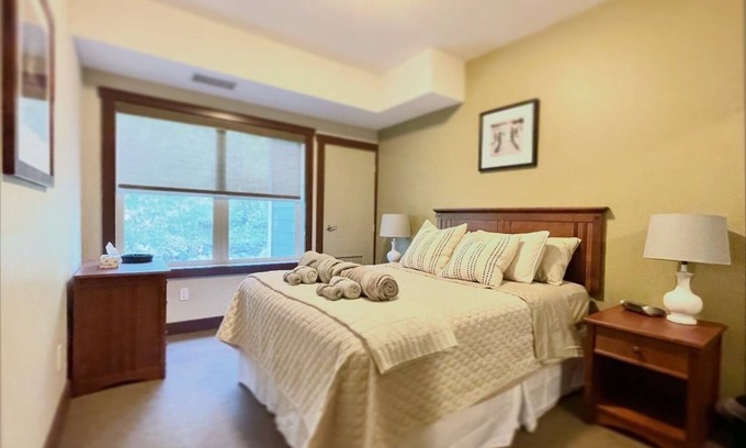 East Kootenay Condo | Spacious 3 Bdrm, 2 Bath Condo in Fernie! Walk to Downtown, Ski 6 mins away!