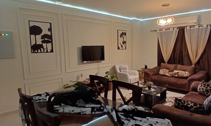 Al Rehab Apartment | Spacious 3-bedroom apartment with WiFi and AC in charming Cairo Governorate