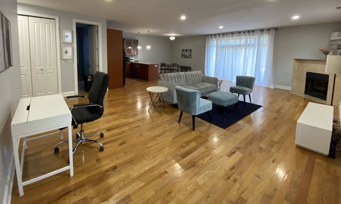 Grand Boulevard Condo | Spacious 3 bed Chicago condo