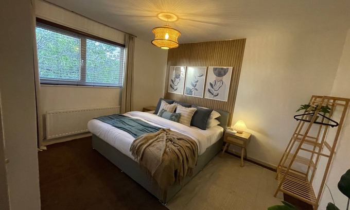 Jarrow House | Spacious 3-Bed Home with Free Off-Street Parking Near Newcastle