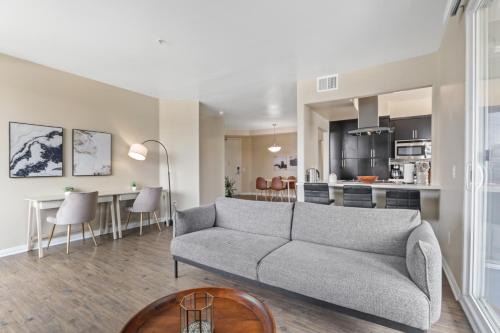 Del Rey Apartment | Spacious 3-Bedroom 3BTH Apt in Marina Del Rey! Pool, Hot Tub, Free Parking