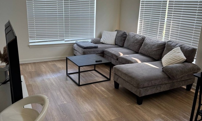 Randolph Apartment | Spacious 3-bedroom apartment with WiFi, AC in lovely Randolph