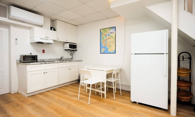 Queens Apartment | Spacious 3-bedroom apartment with WiFi, AC in delightful Queens
