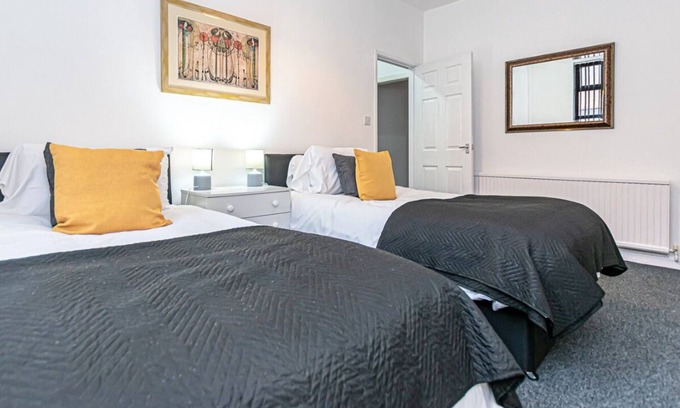 Wigan House | Spacious 3 Bedroom House in Wigan – Perfect for Contractors & Families