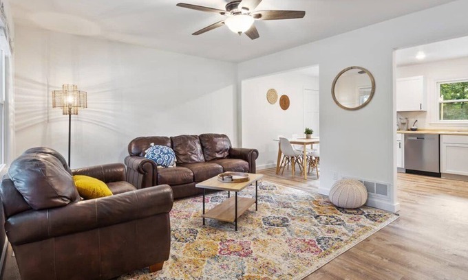 Lakeland House | Spacious 3-Bedroom Near the Bagnell Dam Strip