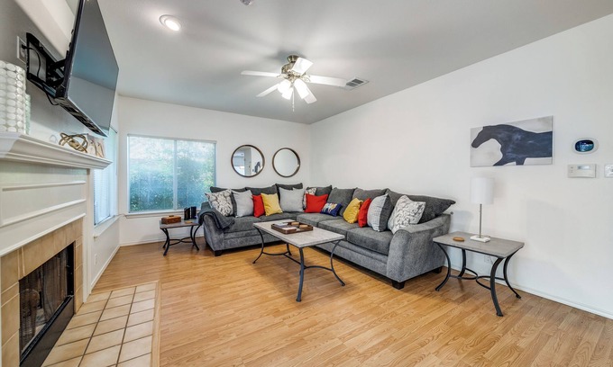 Stone Oak House | Spacious 3-Bedroom REMODELED Family Home in Stone Oak NEISD Shops Hospitals Golf