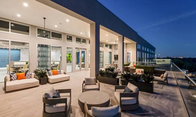 The Galleria Apartment | Spacious 3B 2.5B Apt by Galleria