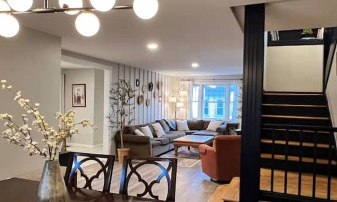South End House | Spacious 3bdr 2ba - walk to Breweries & Downtown