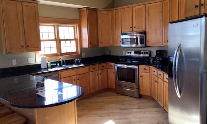 Three Lakes Condo | Spacious 3BR/3BA Lakeview Getaway Sleeps 8 Northernaire Resort – Three Lakes, WI