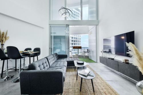 Tel Aviv Apartment | Spacious 3BR Duplex w Balcony in City Center with Mamad by Sea N' Rent