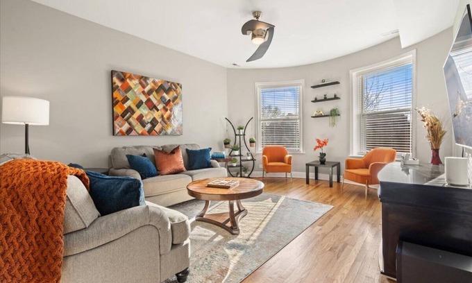 Washington Park Condo | Spacious 3BR Family Stay w/Central Air & Patio; Near Lakefront and UChicago