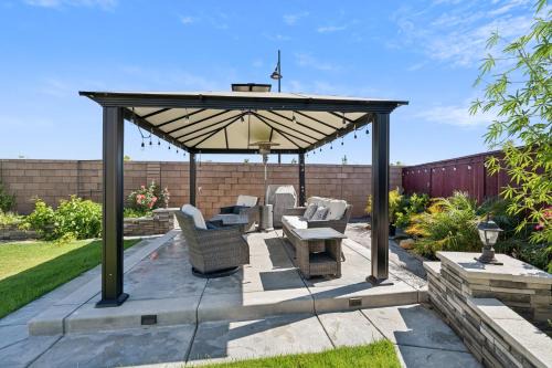 Folsom House | Spacious 3BR Home with Charming Backyard home