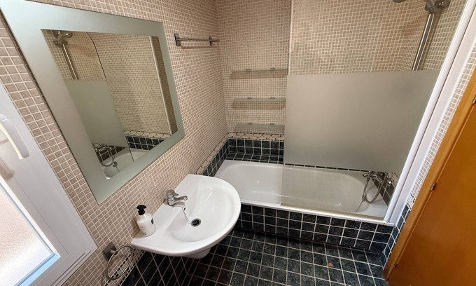 Roquetas de Mar Apartment | Spacious 4-bedroom apartment in lovely Roquetas de Mar with WiFi, AC
