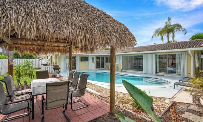 Imperial Point House | Spacious 4-bedroom House with Private Pool in fantastic Fort Lauderdale