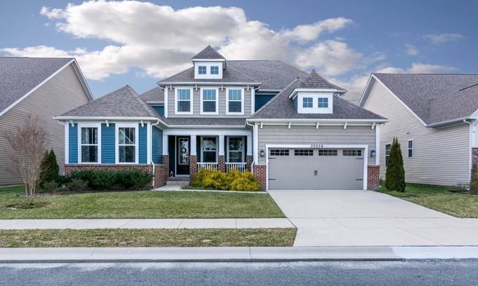 Millville House | Spacious 4 bedroom 3 bathroom home in Bishop's Landing community! Outdoor Pools, Fitness Center, Playground, Shuttle, Tennis!
