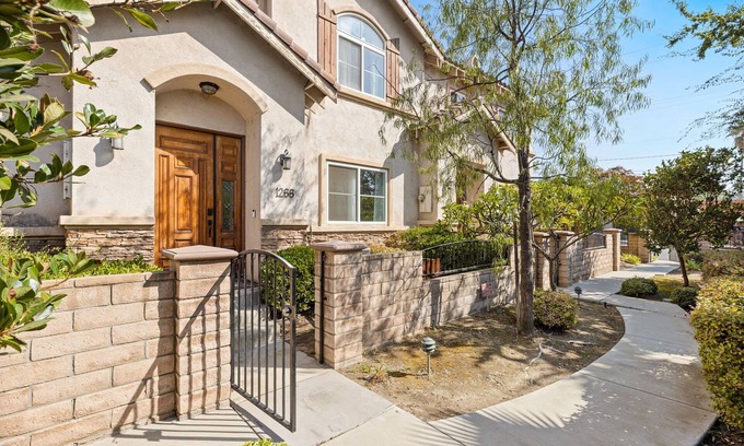 Duarte House | Spacious 4-bedroom 3bath Towsnhome with parking provided, Pet friendly!