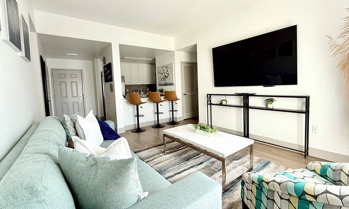 Charlotte Center City Apartment | Spacious 4-bedroom apartment with fitness room, WiFi in delightful Charlotte