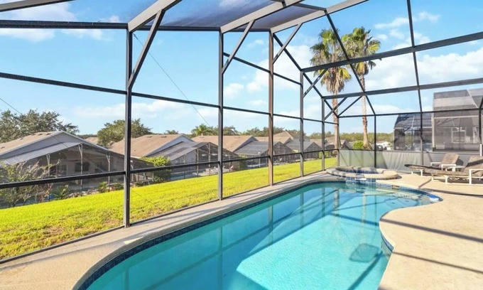 Highgate Park House | Spacious 4-bedroom house in terrific Davenport with WiFi, AC.