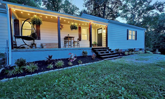 Knoxville House | Spacious 4 Bedroom House Close to Downtown