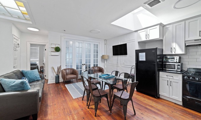 Crown Heights House | Spacious 4-bedroom house in vibrant Brooklyn with WiFi and AC