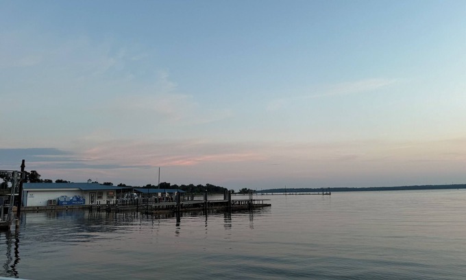 Kingston House | Spacious 4-bedroom house near marina, boat ramp and fuel dock in Kingston