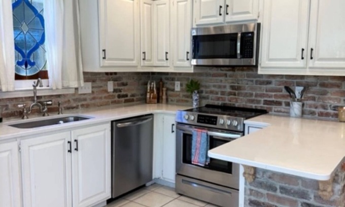 Summerville House | Spacious 4-bedroom House in best neighborhood in Augusta. 1.5 miles to course