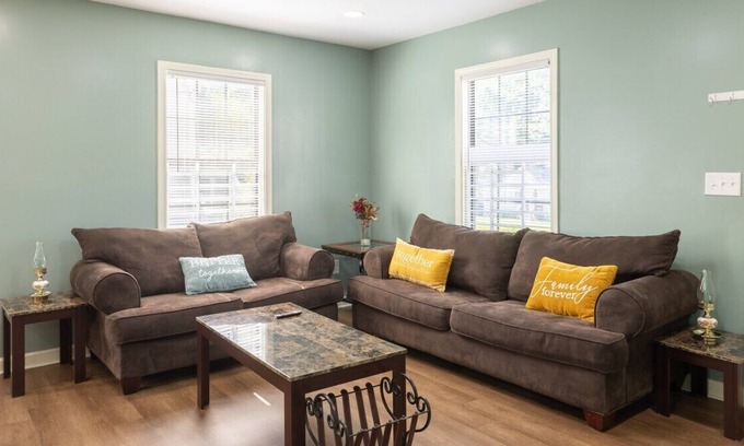 Belvedere Park House | Spacious 4 bedroom in Decatur