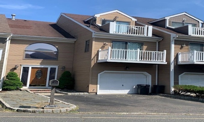 Highlands House | Spacious 4-bedroom townhome in beach town Highlands