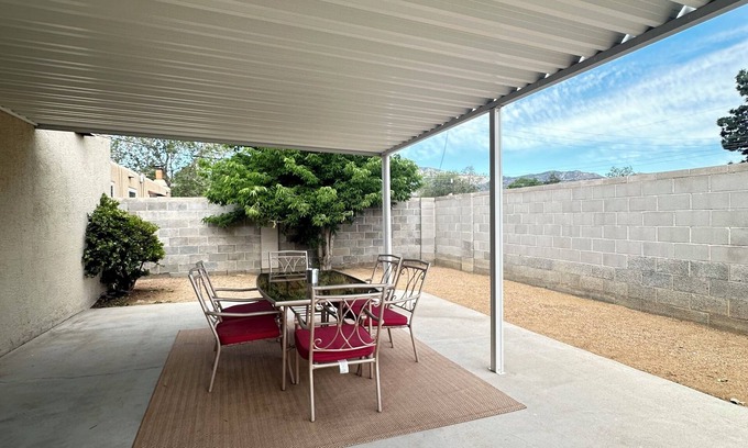 Northeast Heights House | Spacious 4-bedroom house with Refrigerated AC and WiFi in superb NE Albuquerque