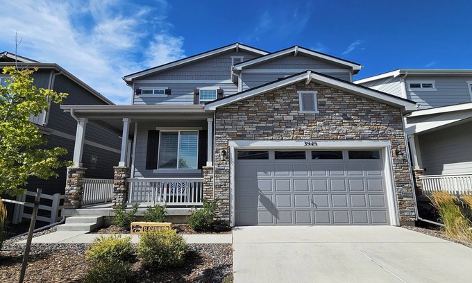 Castle Rock House | Spacious 4-bedroom house in delightful Castle Rock with WiFi