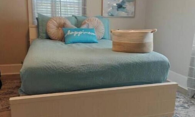 Terry Sanford House | Spacious 4-bedroom house in charming Fayetteville with WiFi