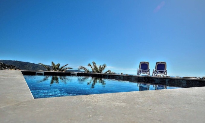Calonge Villa | Spacious 4 Bedroom Villa & Apartment Suite, Private Pool and Fantastic Views