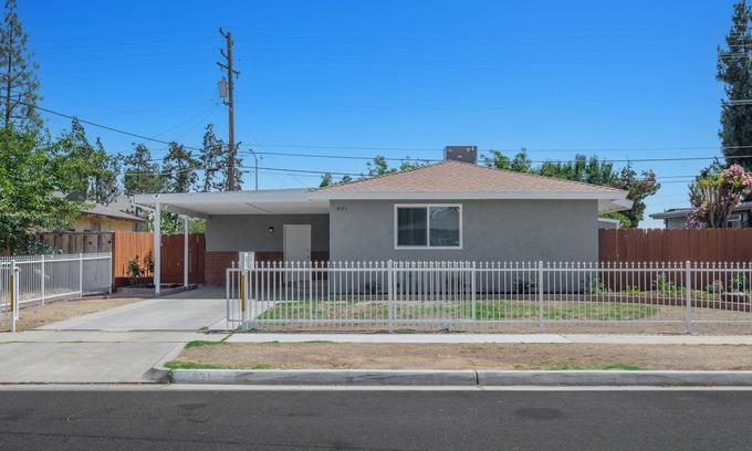 Fresno House | Spacious 4B/2Bth w Great Access to Nat'l Parks