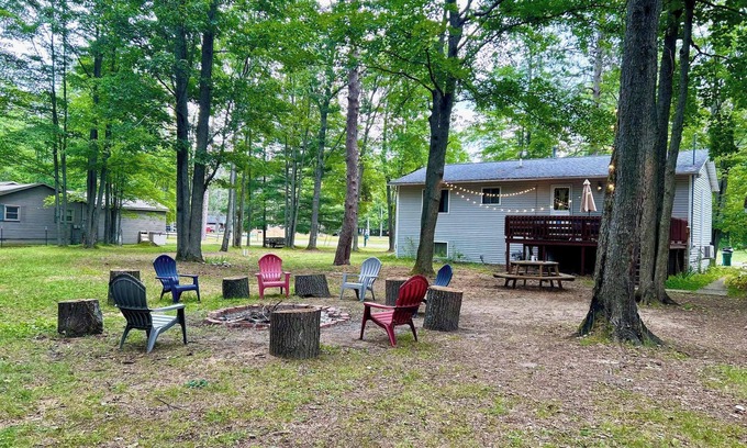 Grayling House | Spacious 4BR Escape in Sherwood Forest
