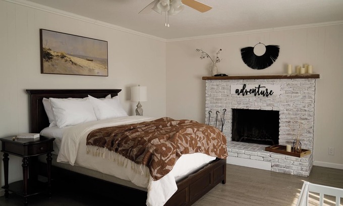 Ontario House | Spacious 4BR Home near ONT Airport