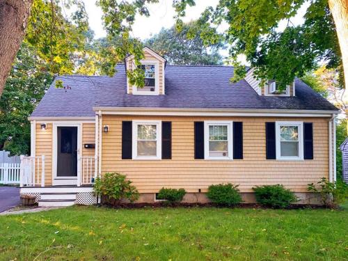 Buzzards Bay House | Spacious 4BR Home near Water Park, Pond & Beaches
