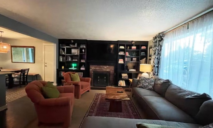 Corvallis House | Spacious 4BR home w/private fenced yard