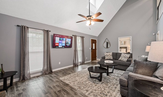 Clarkdale House | Spacious 4BR in Marietta with Modern Amenities