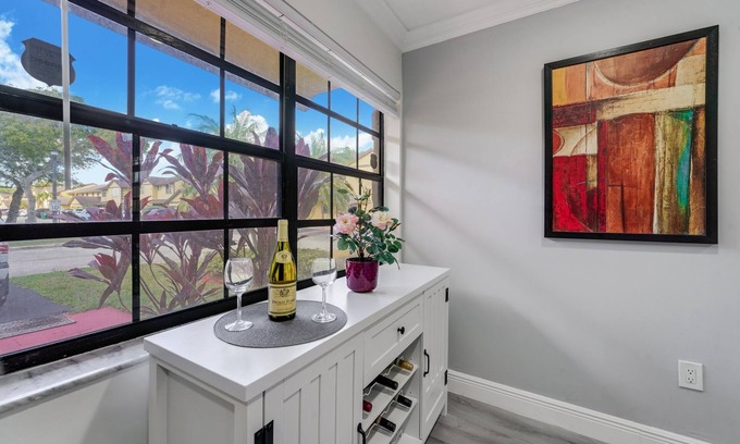 Ives Estates House | Spacious 4BR Miami Townhome | Communal Pool