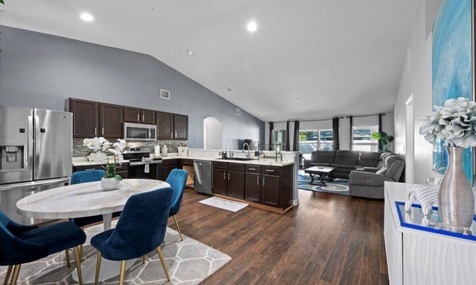 Vero Lake Estates House | Spacious 4BR Retreat- Vero Beach