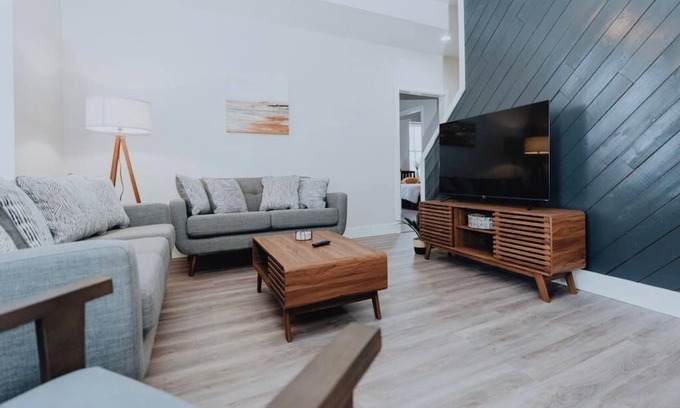 Soulard Apartment | Spacious 4BR Soulard Retreat Patio Games, Balcony, Family-Friendly Near Busch