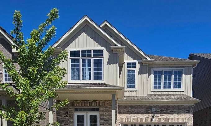 Ayr House | Spacious 5-Bed home, Bedm on Main Floor, 10/15 min to Paris/Cambridge/Kitchener