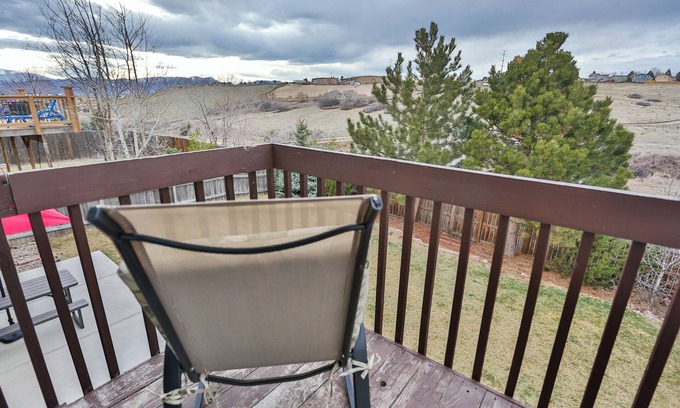 Northeast Colorado Springs House | Spacious 5-bedroom house with WiFi, AC in enchanting Colorado Springs