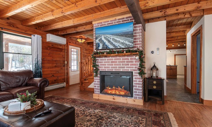 Chester Ski Chalet | Spacious 5-bedroom chalet with AC and WiFi in charming Chester